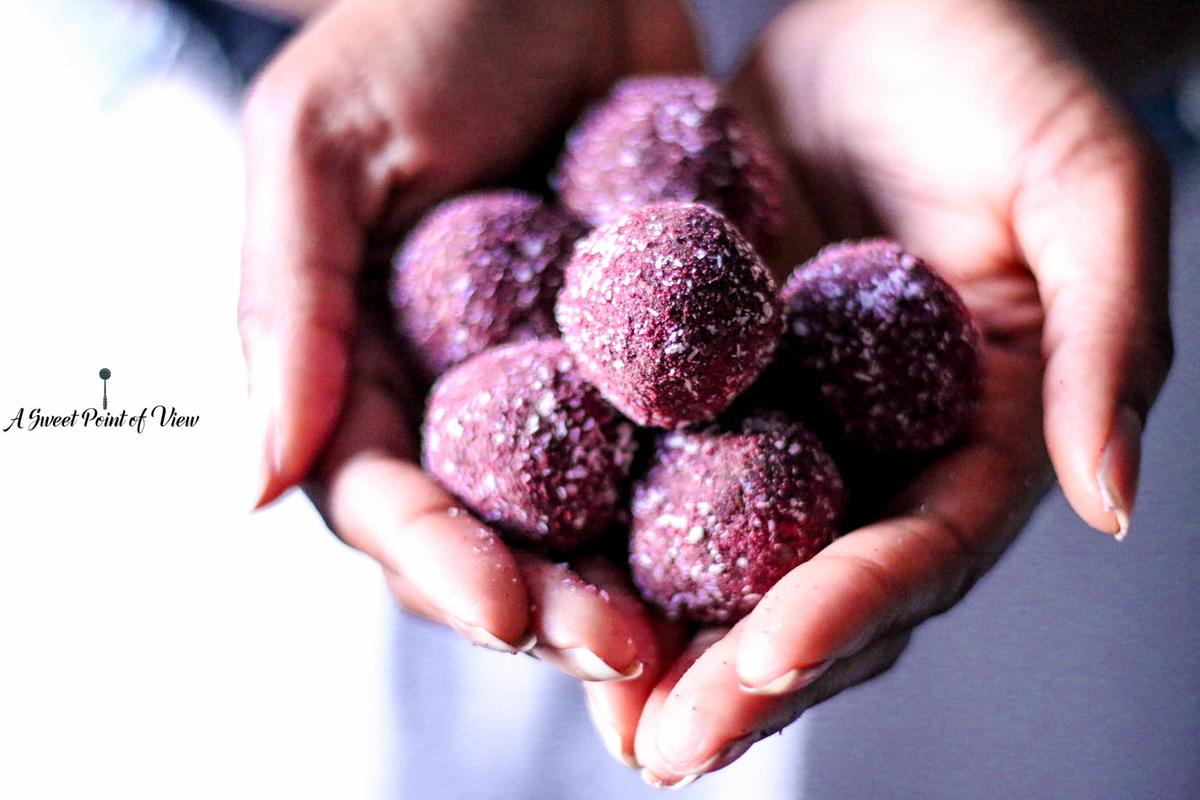 Rezeptbild: Acai und Kokos Energiebälle