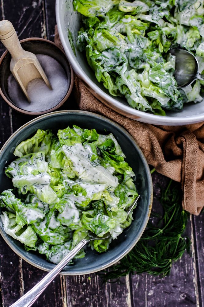 Rezeptbild: Kopfsalat mit Kefirdressing
