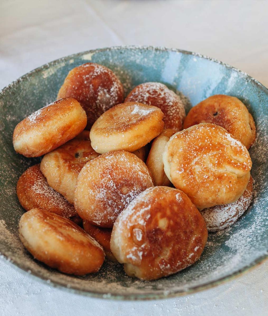 Rezeptbild: Berliner backen: Rezept für eine frittierte Leckerei zum Selbermachen!