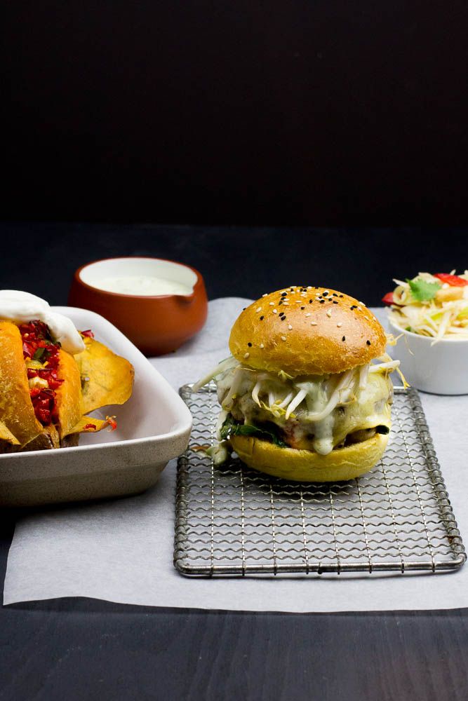 Rezeptbild: Asia Burger mit gebackener Süßkartoffel