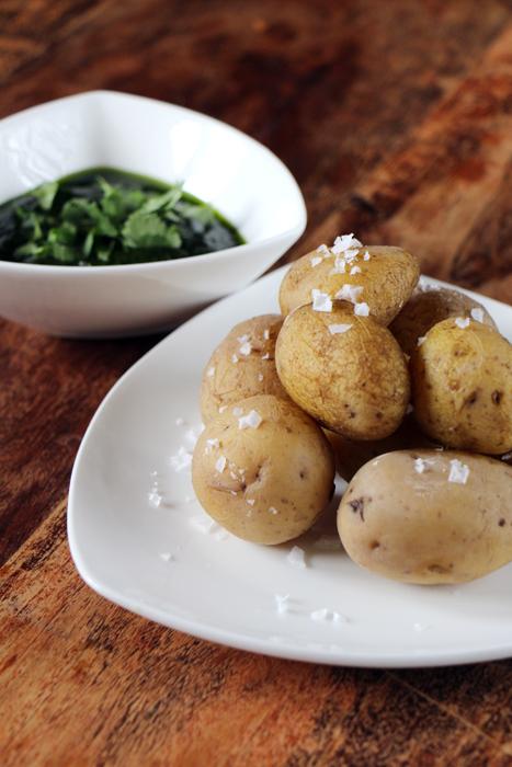 Rezeptbild: Salzkartoffeln mit Mojo Verde