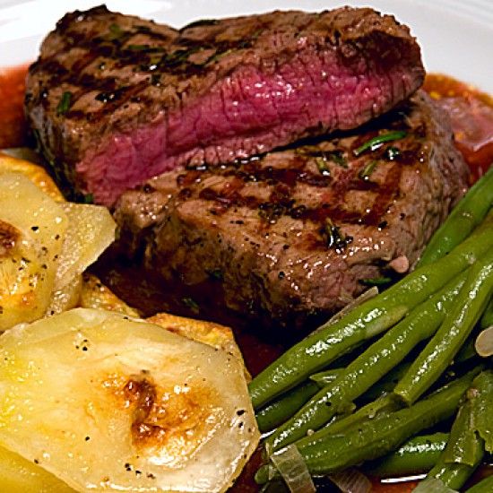 Rezeptbild: Rinderfiletsteaks mit Portweinsauce