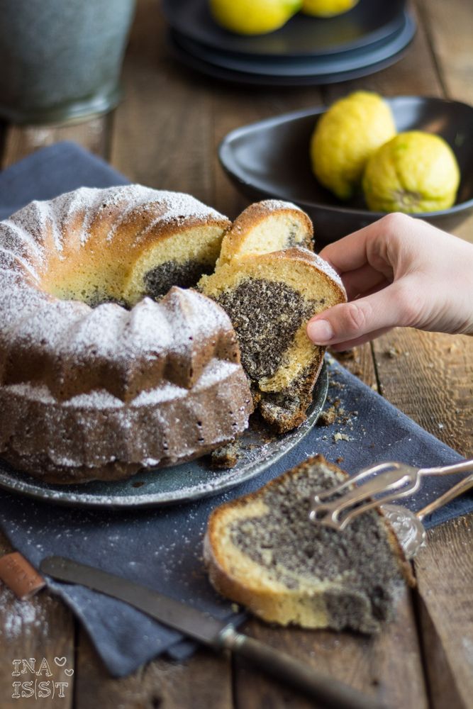 Rezeptbild: Zitronen-Mohn-Gugelhupf mit Dinkelmehl