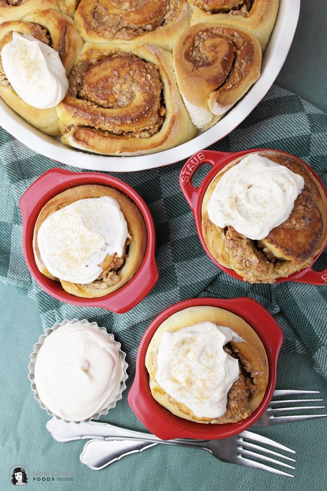 Rezeptbild: Amarula-Nuss-Hefeteig-Schnecken mit Amarula-Frischkäse-Topping