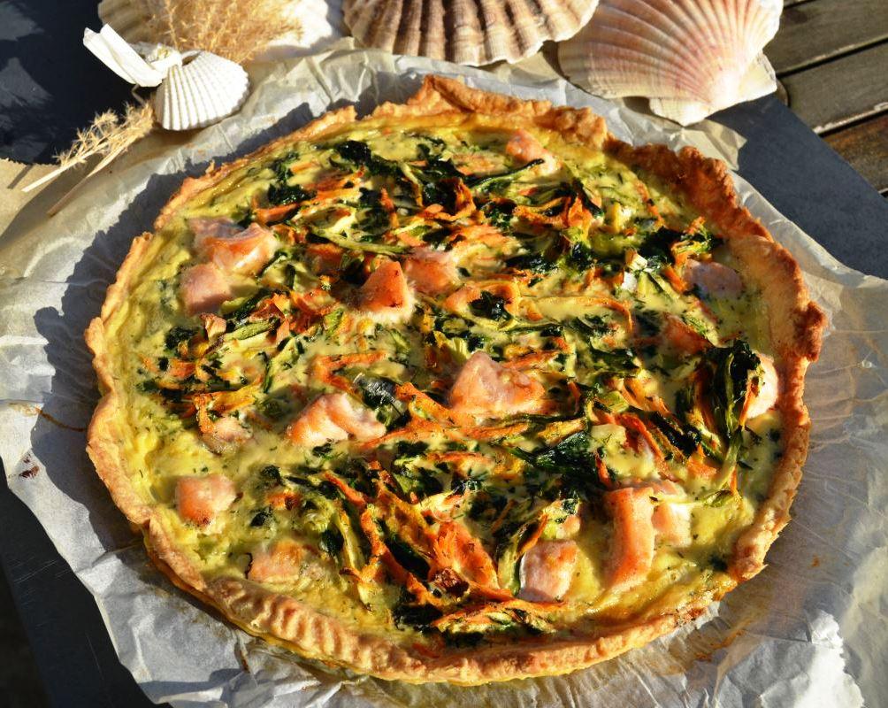 Rezeptbild: Quiche mit Lachs, Möhren und Zucchini