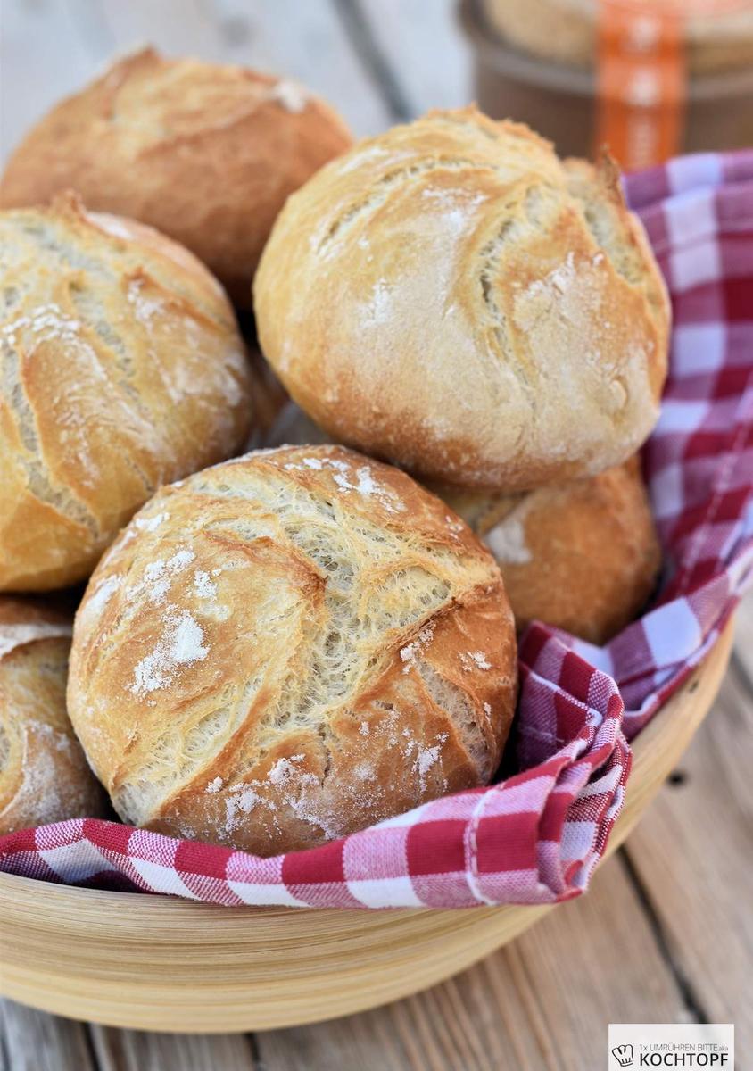 Rezeptbild:  Brötchen nach dem Salz-Hefe-Verfahren