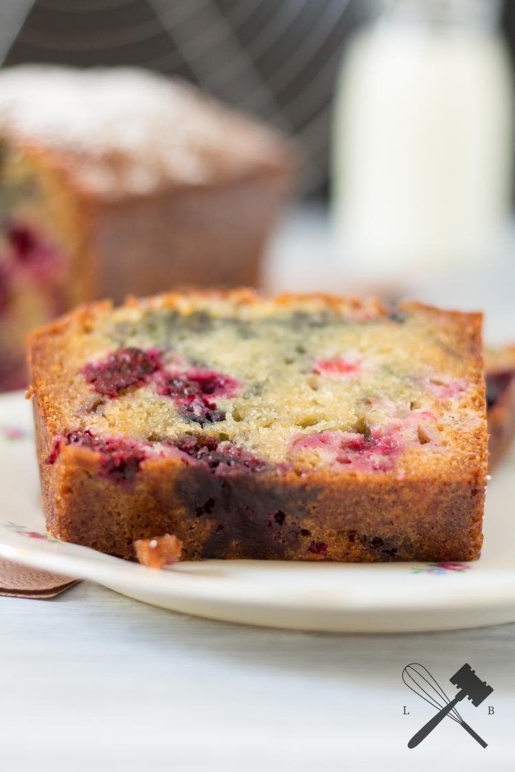 Rezeptbild: Summer-Berry Honey Quickbread