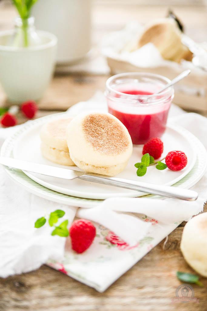 Rezeptbild: Englische Muffins mit Himbeer Curd