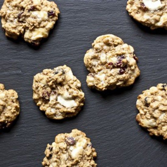 Rezeptbild: Weisse Schokolade und Beeren Hafer Cookies