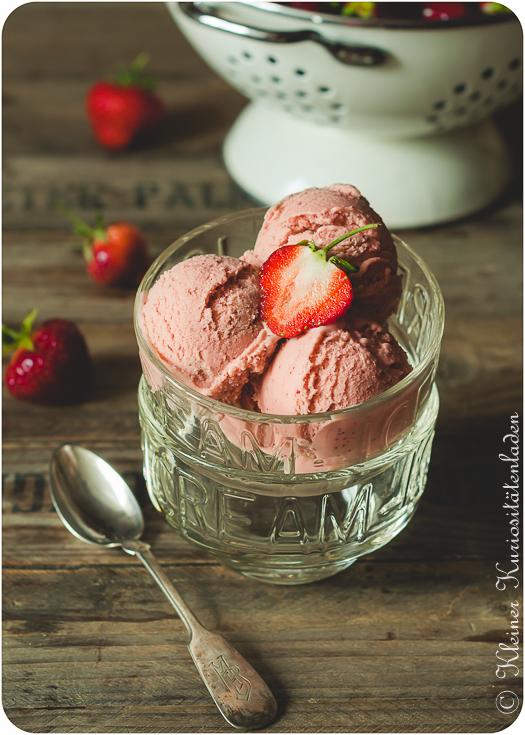 Rezeptbild: Erdbeereis aus ofengerösteten Erdbeeren