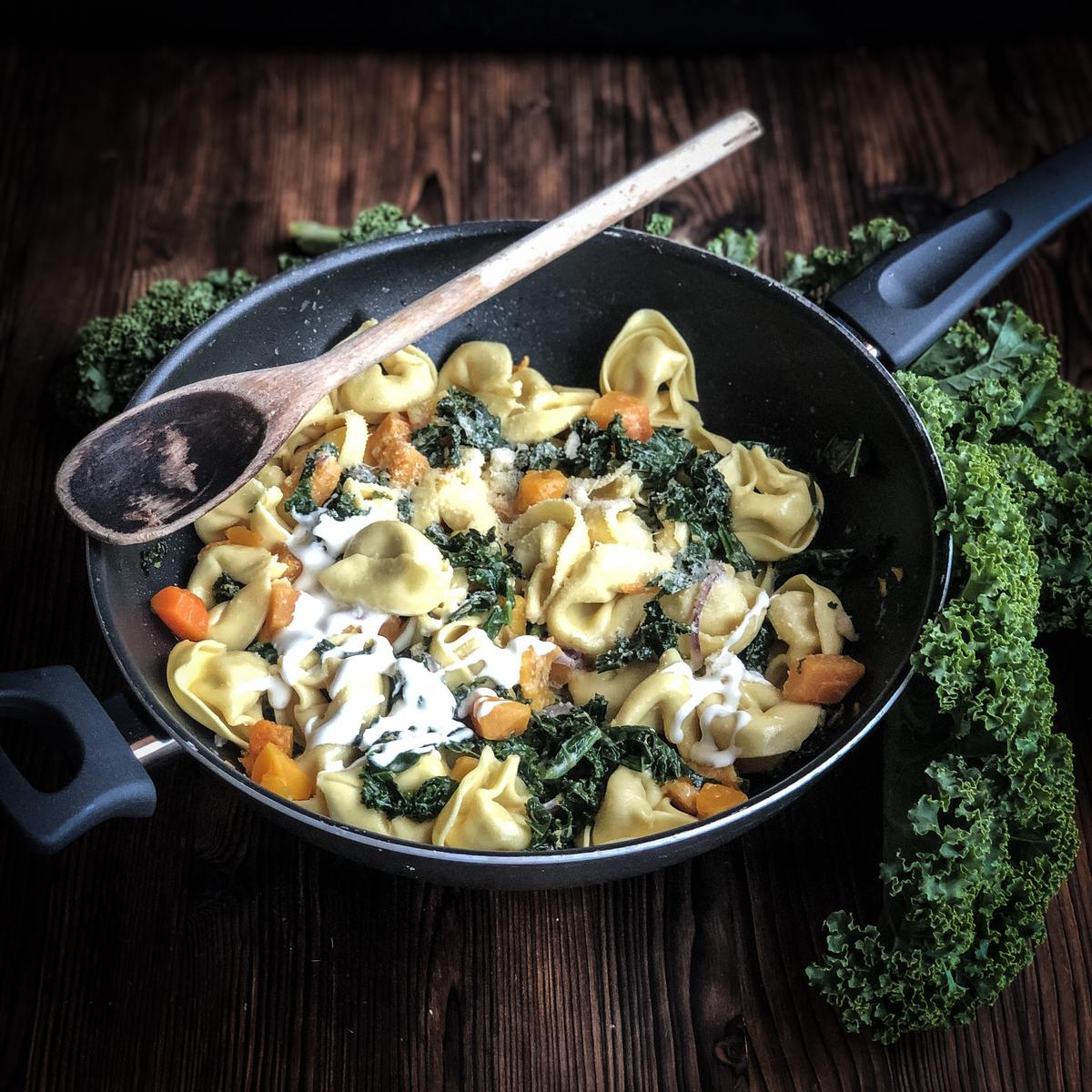Rezeptbild: SCHNELLE TORTELLINI PFANNE