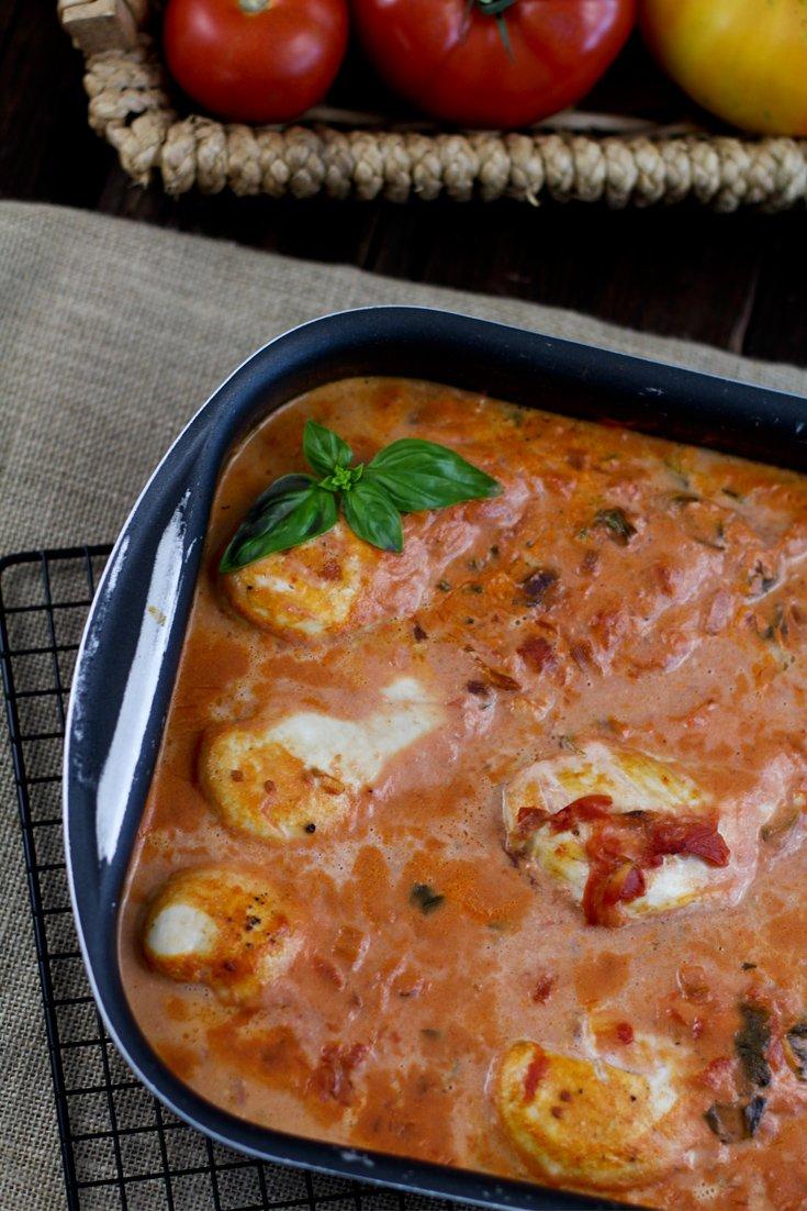Rezeptbild: Hähnchenbrust in Tomatensoße aus dem Backofen