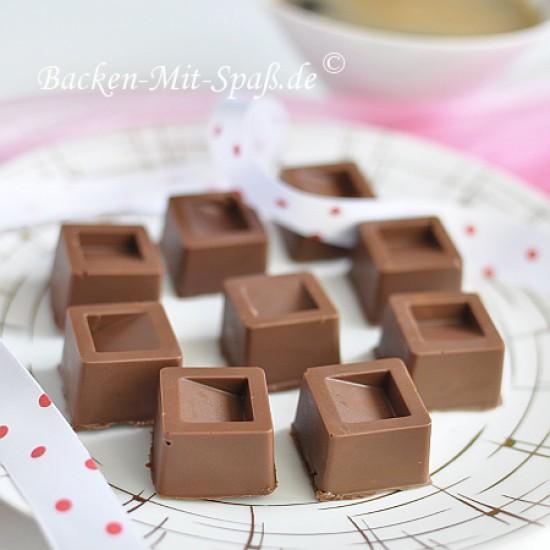 Rezeptbild: Bananen-Erdnuss-Pralinen