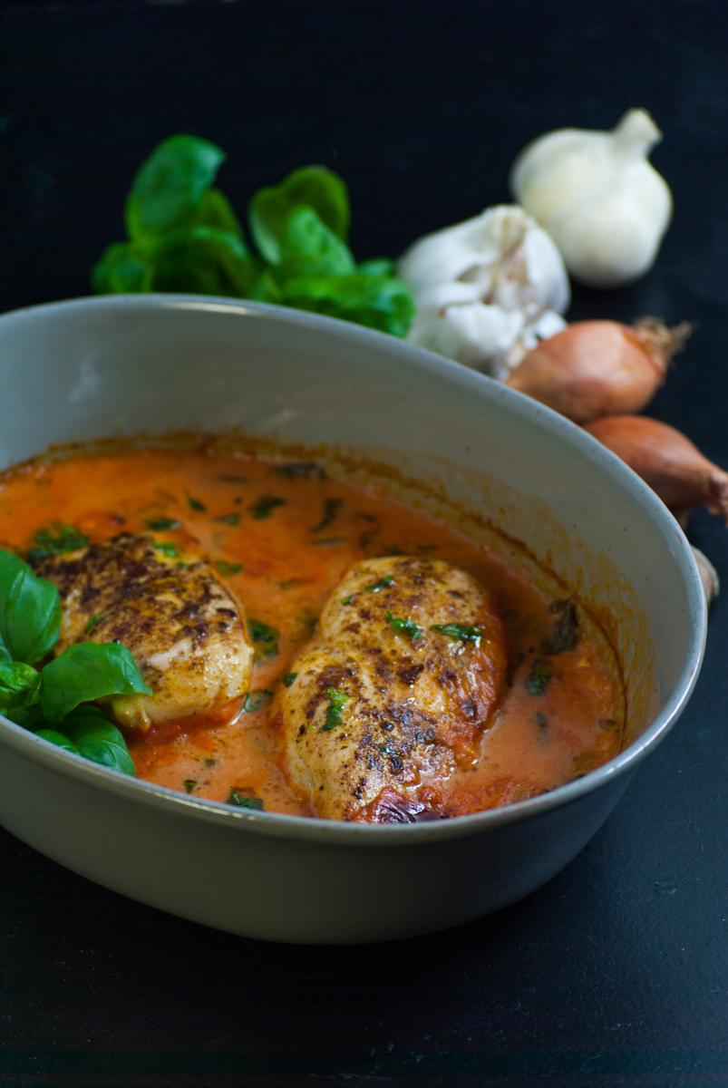 Rezeptbild: Hähnchenbrust mit Basilikum und Knoblauch