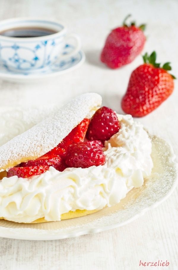 Rezeptbild: Schaum-Omelette mit Erdbeeren
