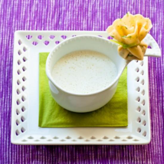 Rezeptbild: Blumenkohlcrèmesuppe mit gefülltem Crèpesäckchen