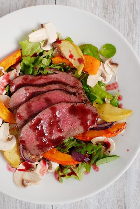 Rezeptbild: Hirschrücken, zart rosa