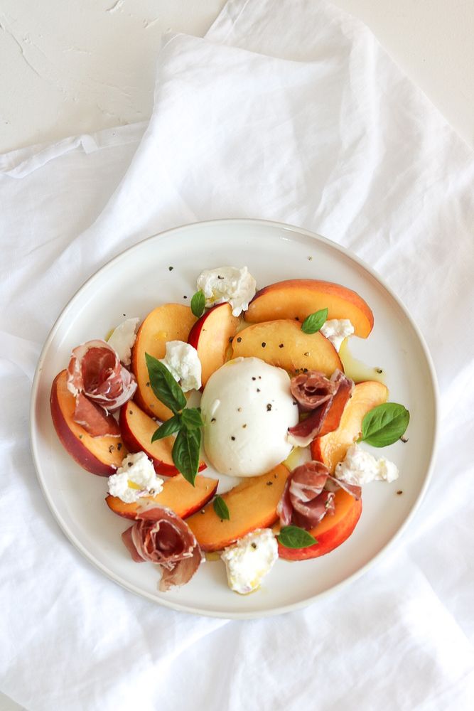 Rezeptbild: Nektarinen mit Burrata