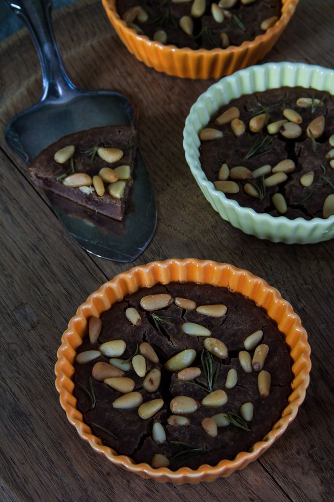 Rezeptbild: Castagnaccio – Italienischer Kastanienkuchen