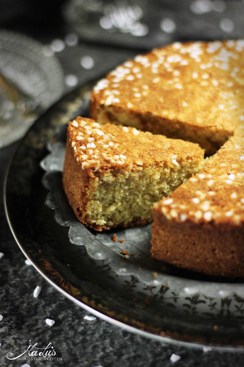 Rezeptbild: Saftiger Kokos-Orangenkuchen mit knackigem Perlzucker