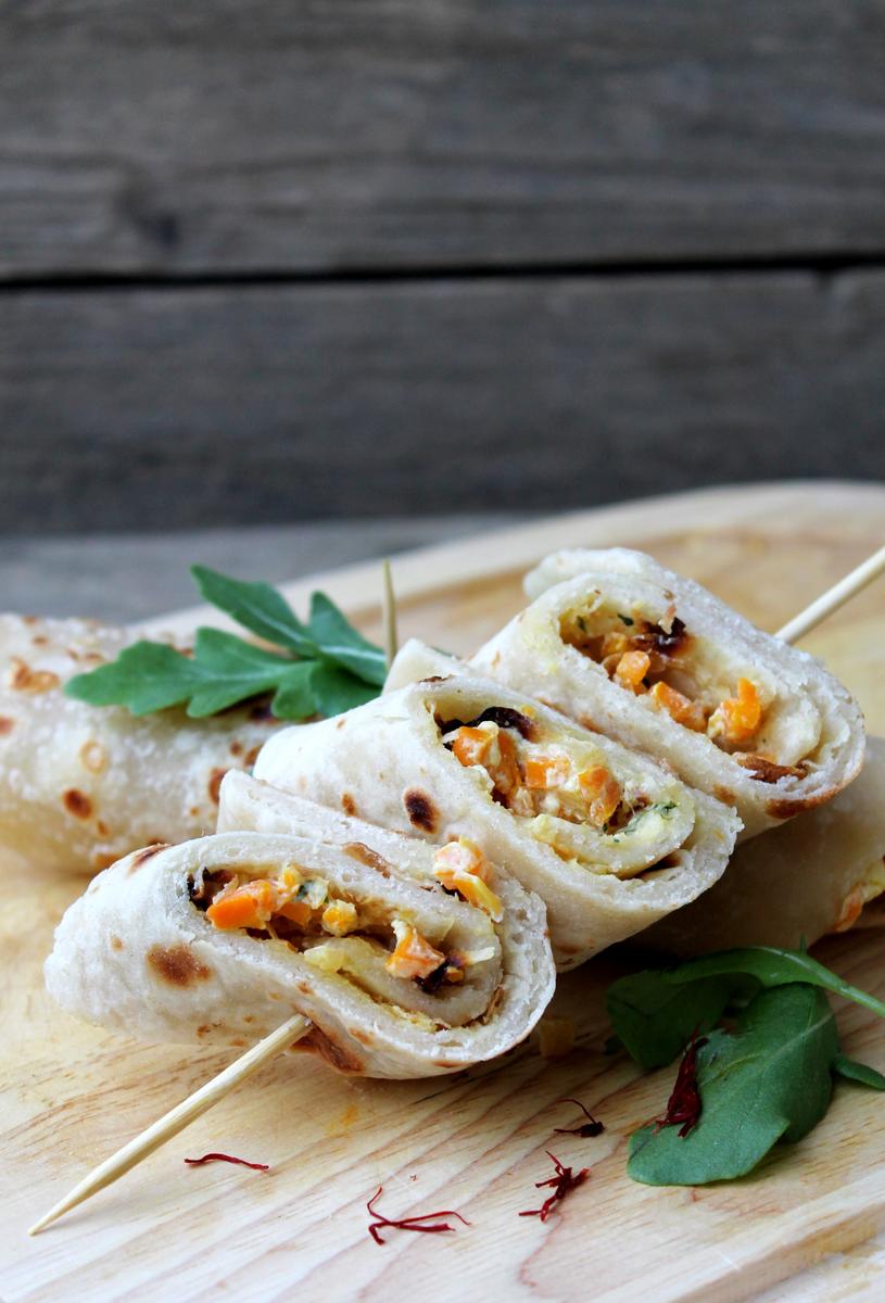Rezeptbild: Lavash mit Karotten-Safran-Ziegenfrischkäse-Füllung