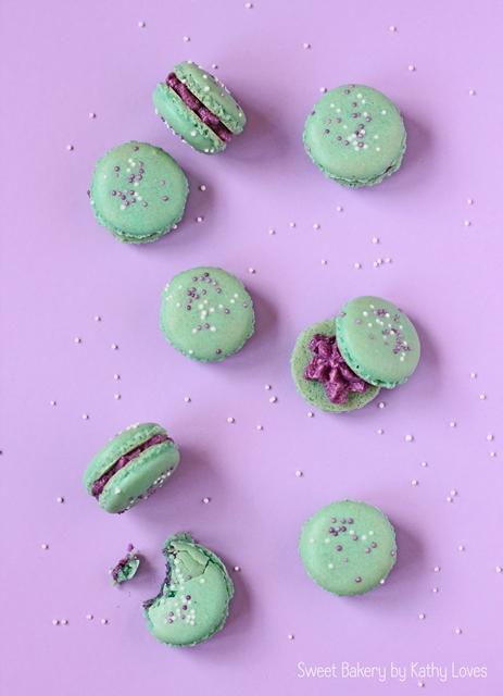 Rezeptbild: Colour Pop Macarons mit Heidelbeer Buttercreme