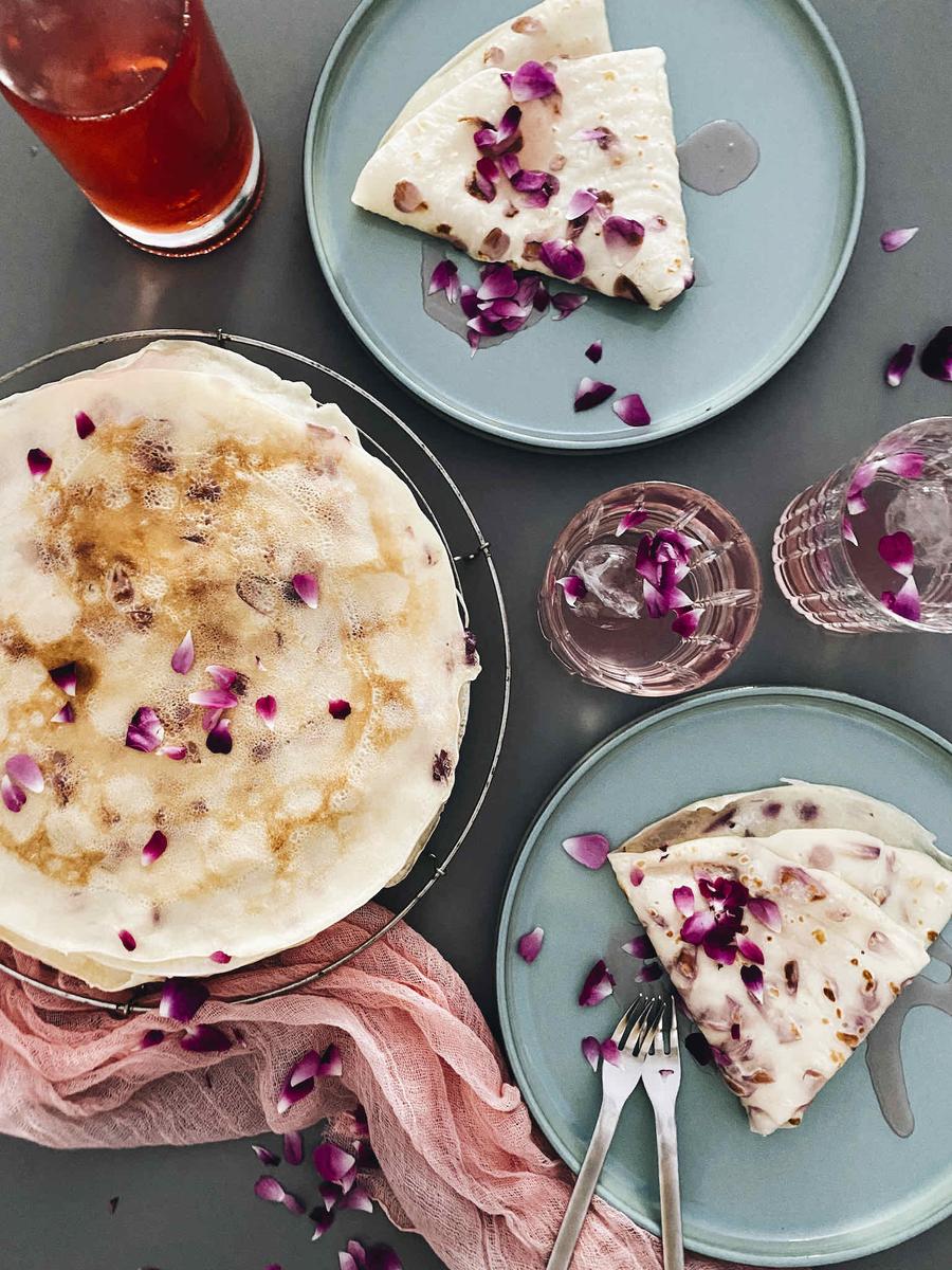 Rezeptbild: ROSENBLÜTEN-CRÈPEs