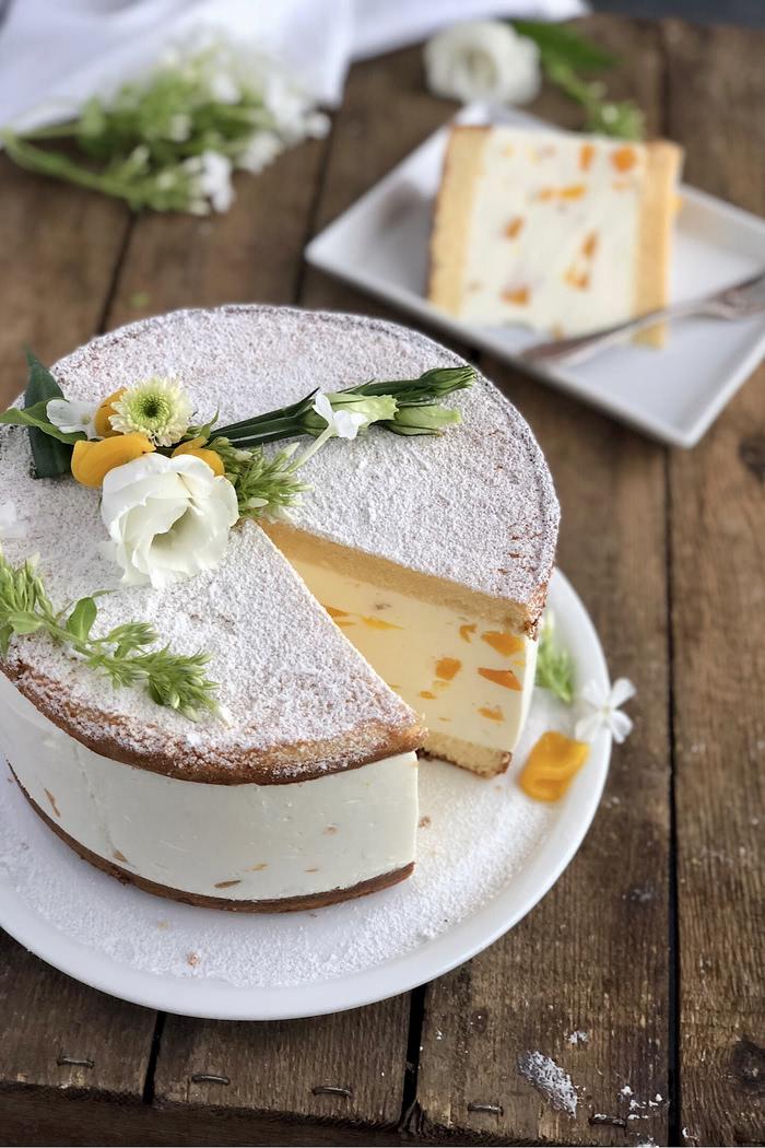Rezeptbild: Klassische Käse Sahne Torte mit Pfirsichen