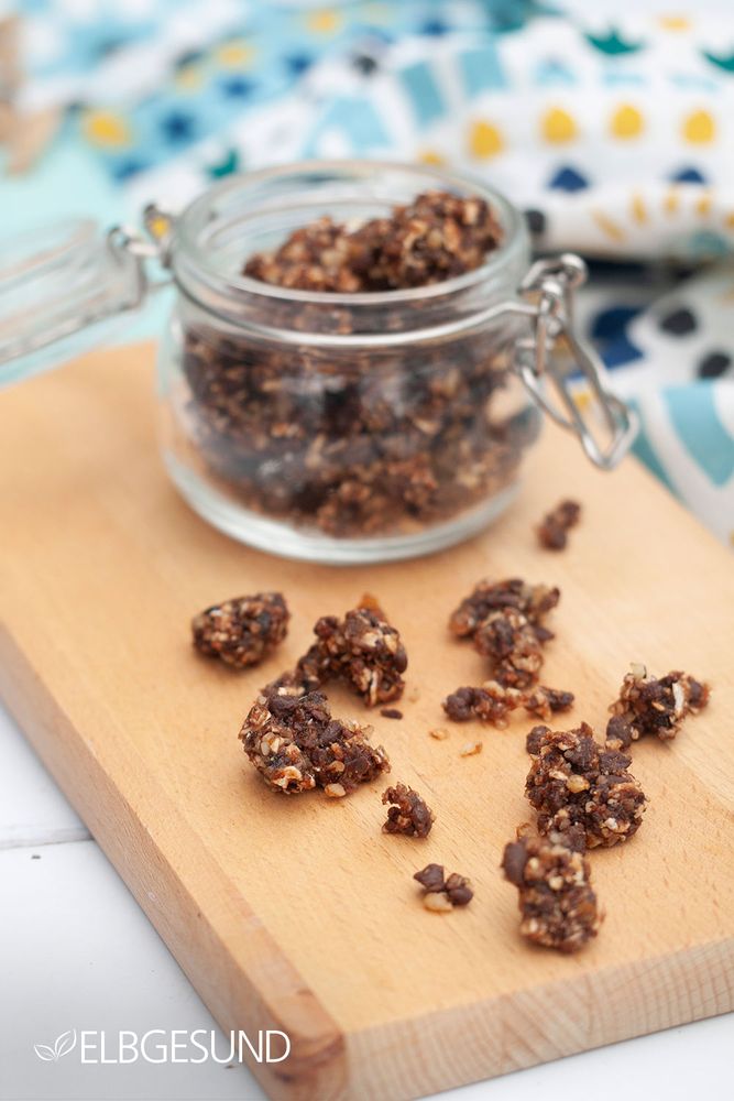 Rezeptbild: Schokoladiges Rawnola – gesunder Snack oder starkes Frühstück