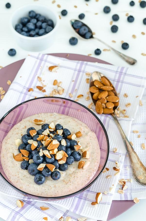 Rezeptbild: Vanillepudding Oats mit Blaubeeren und Mandeln