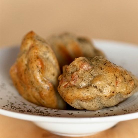Rezeptbild: Madeleines pikant mit Lachs und Dill