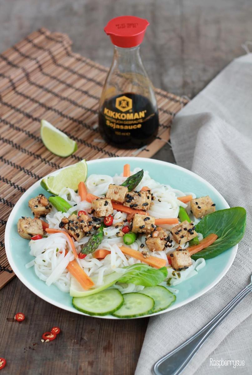 Rezeptbild: Reisnudeln mit Sesamtofu