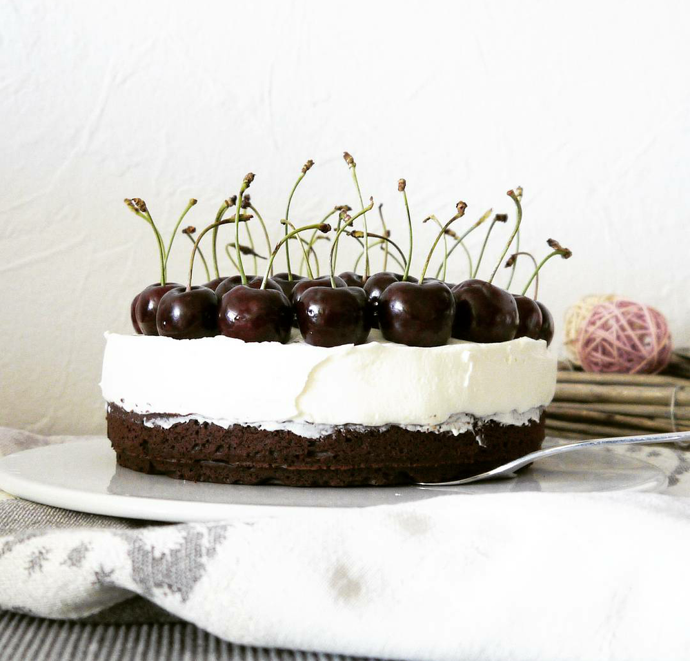 Rezeptbild: Schneewittchen-Torte: Brownie, Mascarpone, Kirsch