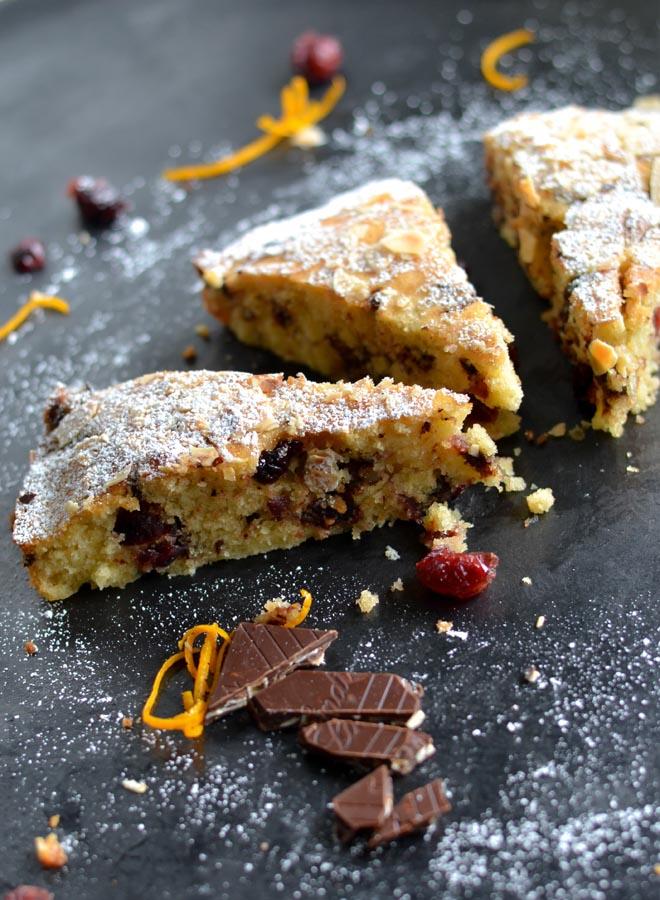 Rezeptbild: Schneller Cranberry-Schokoladenkuchen mit Orange