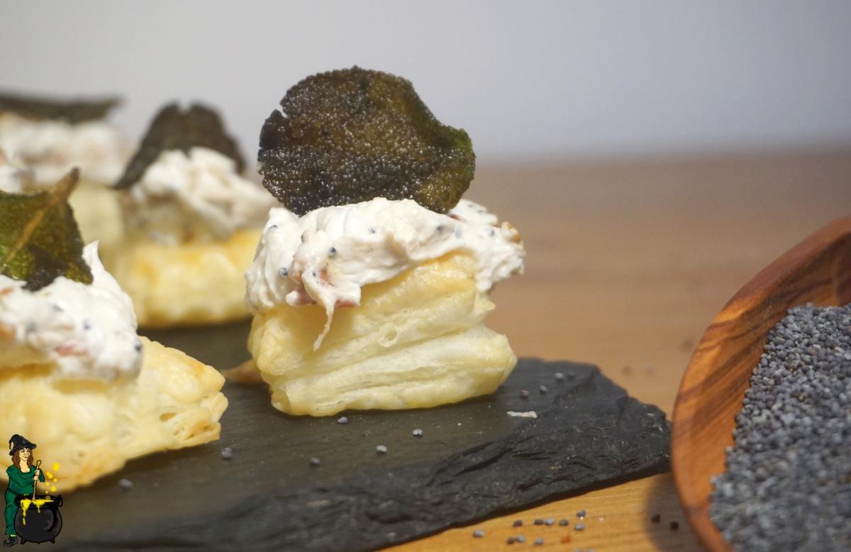 Rezeptbild: Ziegenkäsehäppchen mit Bacon und Salbei