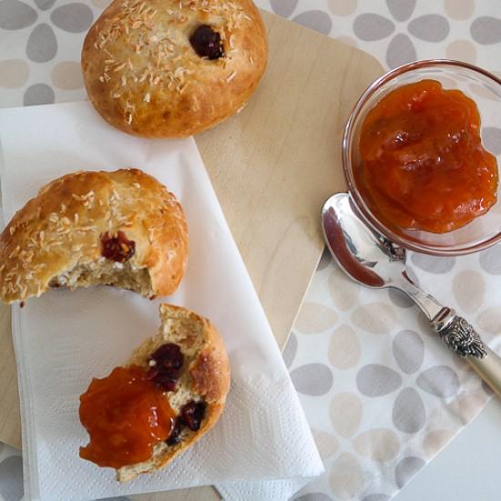 Rezeptbild: Kokos-Dinkelbrötchen mit Cranberries
