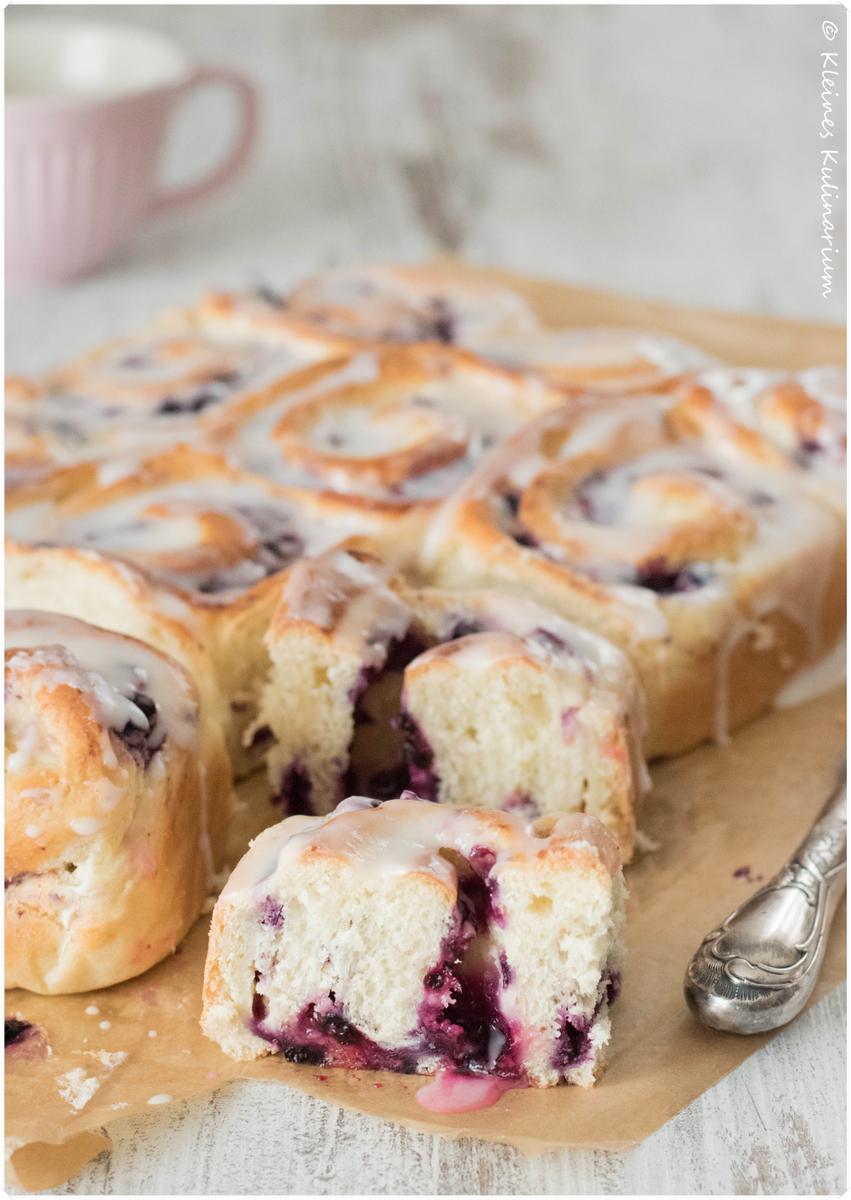 Rezeptbild: Blaubeer-Frischkäse-Schnecken