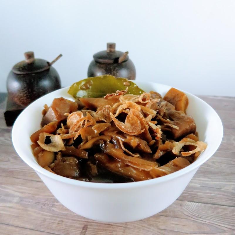 Rezeptbild: Veganes Jackfrucht Gulasch mit Sojasoße