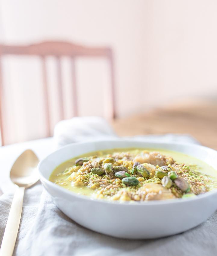 Rezeptbild: Oatmeal mit goldener Milch
