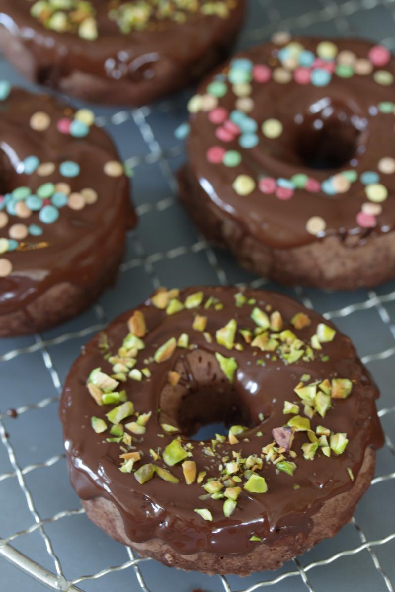 Rezeptbild: Vegane Ofendonuts mit Schokolade und Nugatguss