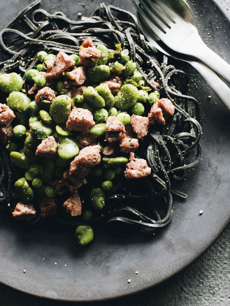 Rezeptbild: NUDELN MIT SALSICCIA & DICKEN BOHNEN