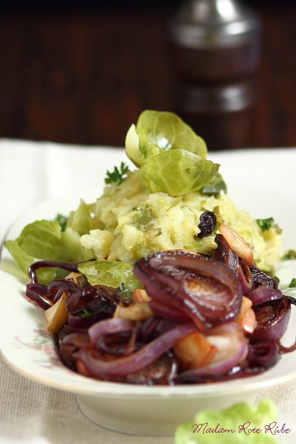Rezeptbild: Rosenkohl-Kartoffel-Püree mit Apfel-Röstzwiebeln