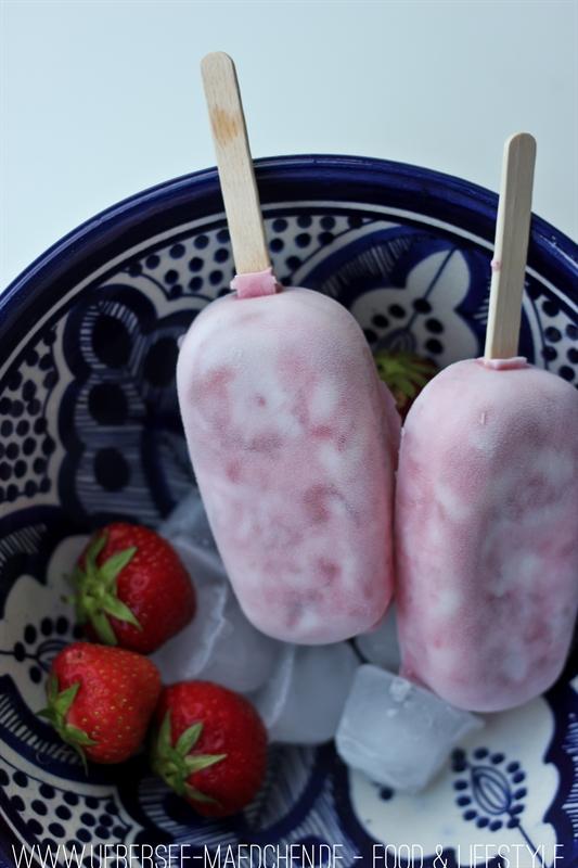 Rezeptbild: Erdbeer-Quark-Eis