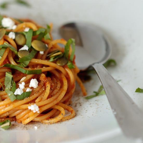 Rezeptbild: Pasta mit ofengeschmorter Tomatensauce