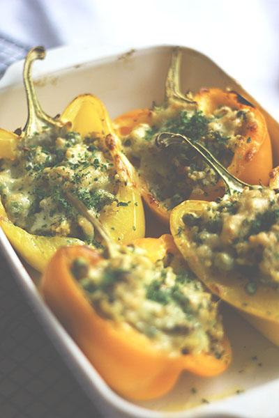 Rezeptbild: Paprika mit Hirse-Erbsen-Füllung