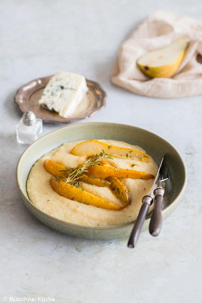 Rezeptbild: Polenta mit Birnen und Roquefort