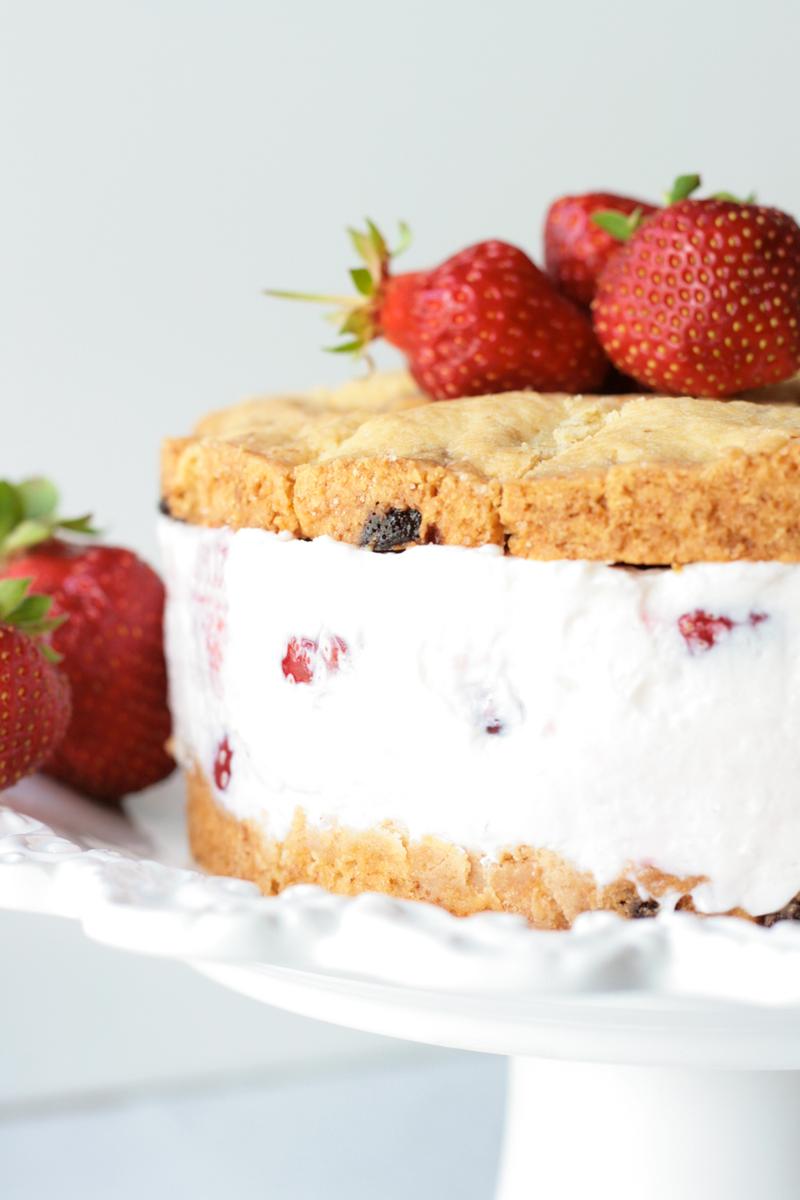 Rezeptbild: Cookie-Sandwich mit Erdbeeren - XXL