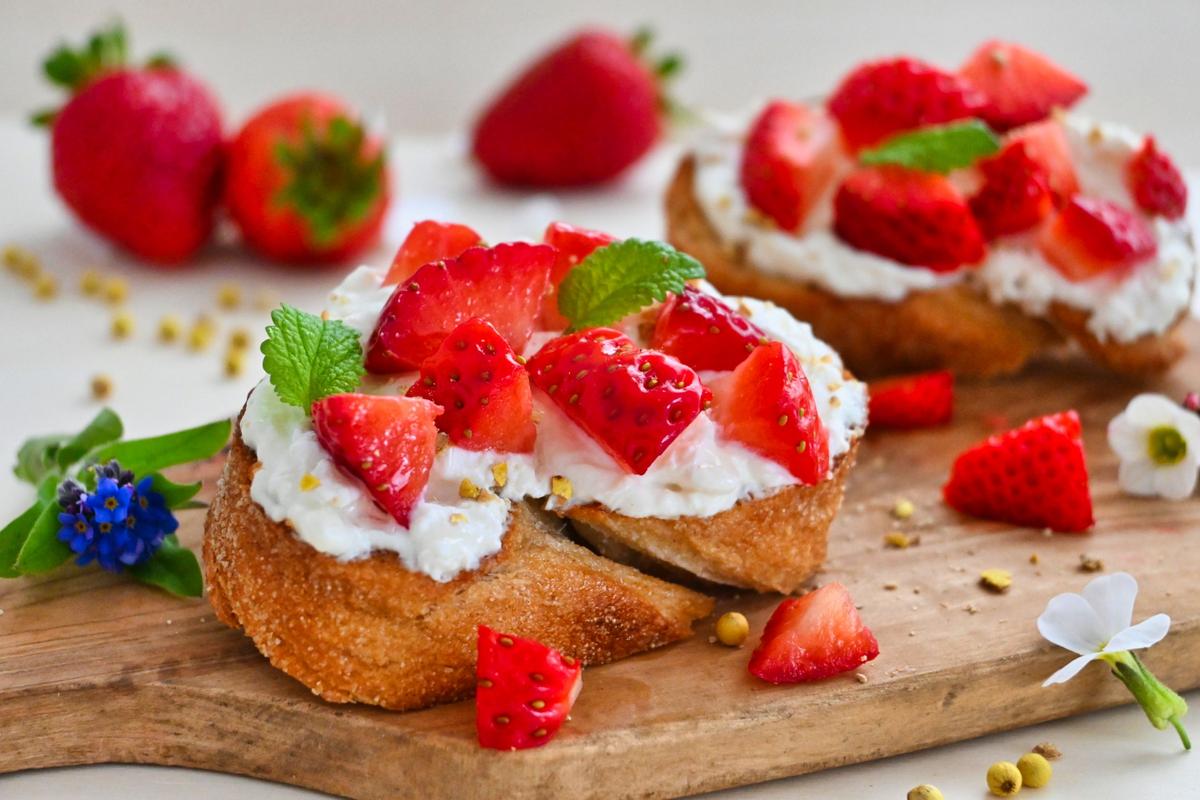 Rezeptbild: Erdbeer-Bruschetta mit Zitronenpfeffer