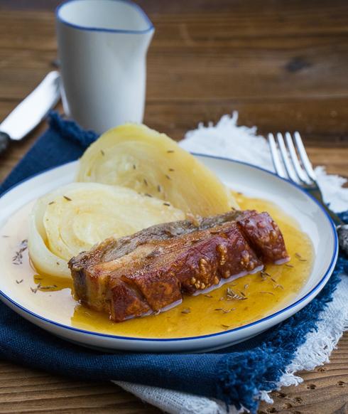 Rezeptbild: Knuspriger Schweinebraten mit Stöcklkraut