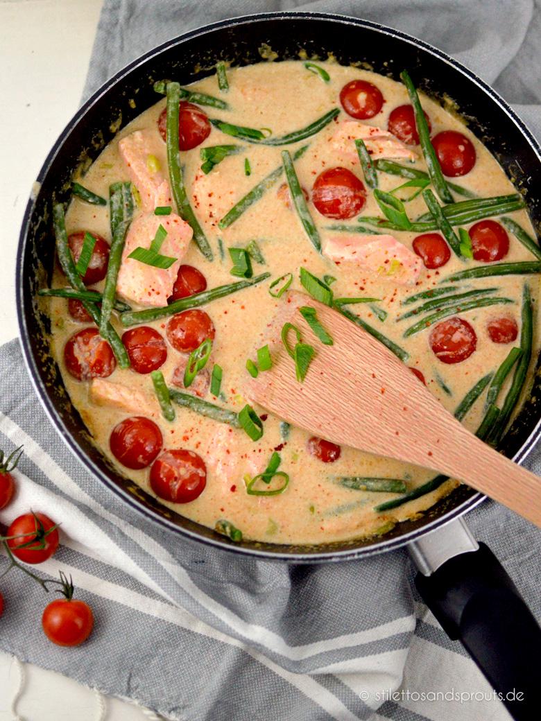 Rezeptbild: Super cremiges Lachs-Kokosnuss-Curry